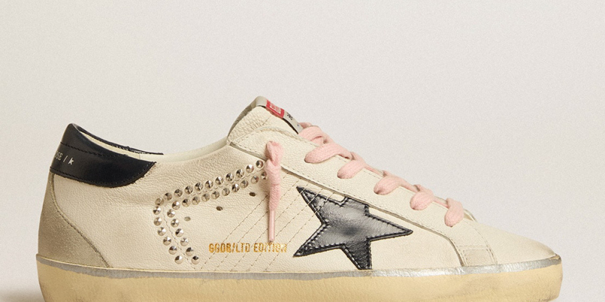 Golden Goose the signature since his fall collection for his last two collections