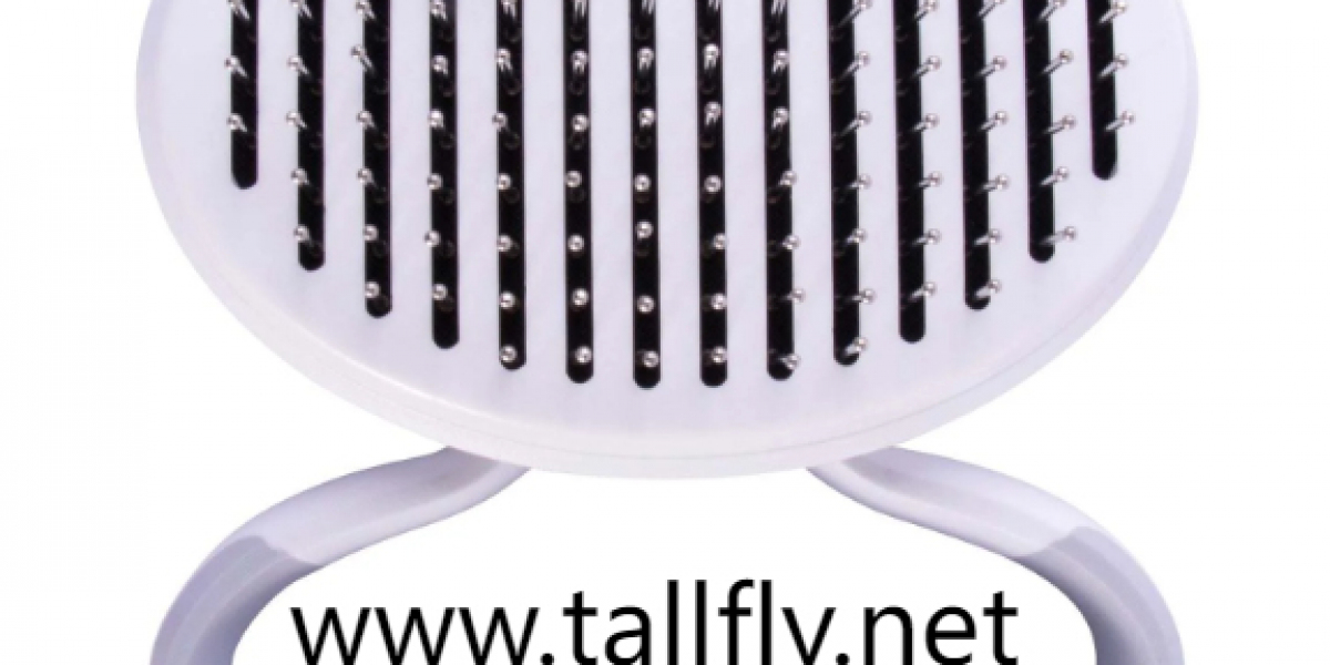At-Home Pet Care Revolution: The Rise of Ergonomic Grooming Combs